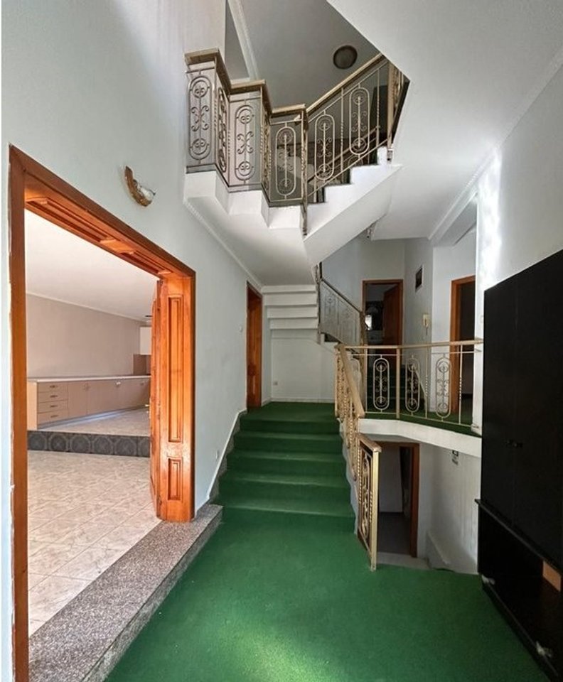 VILLA IN VENDITA NEL COMUNE DI PARIGI