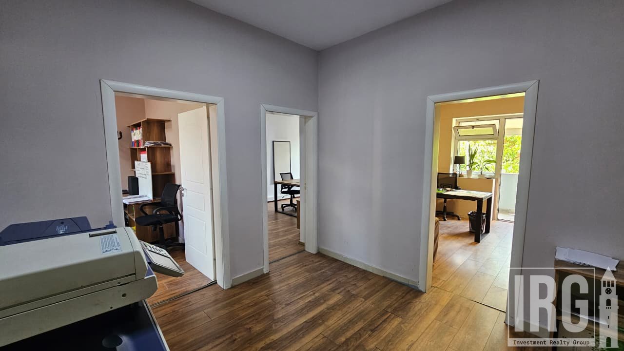 Office space for rent near the Paris Municipality
