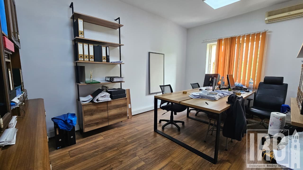 Office space for rent near the Paris Municipality