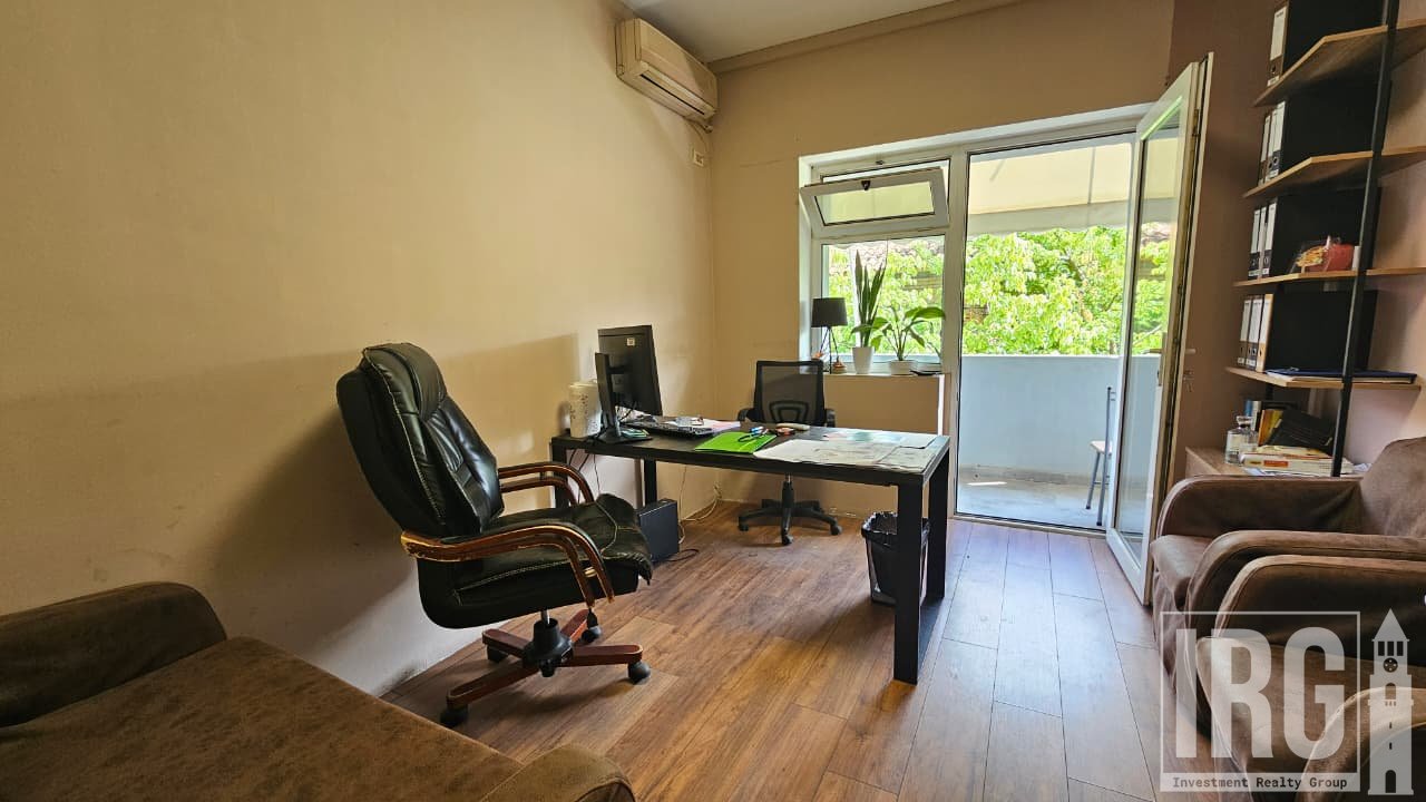 Office space for rent near the Paris Municipality