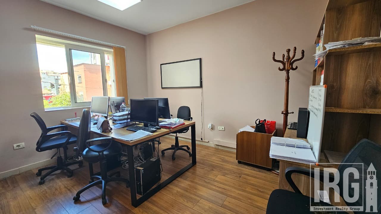 Office space for rent near the Paris Municipality