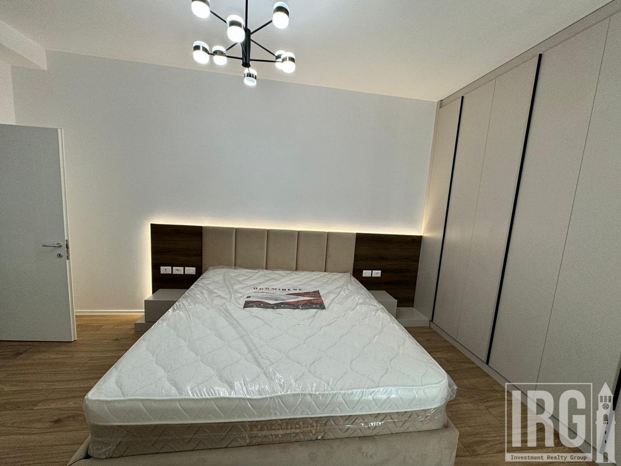 APARTAMENT 2+1+2 ME QERA TE TIRANA GARDEN BUILDING