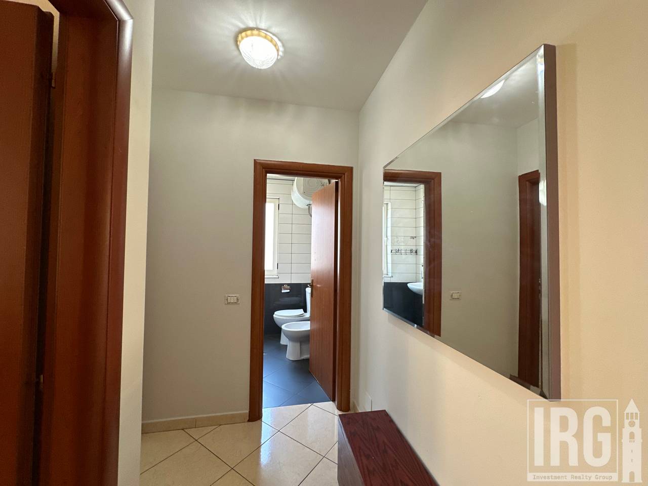 Apartament 2+1+2 tek Kopshti Botanik Zoologjik!
