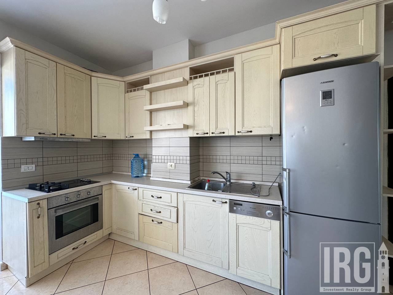 Apartament 2+1+2 tek Kopshti Botanik Zoologjik!
