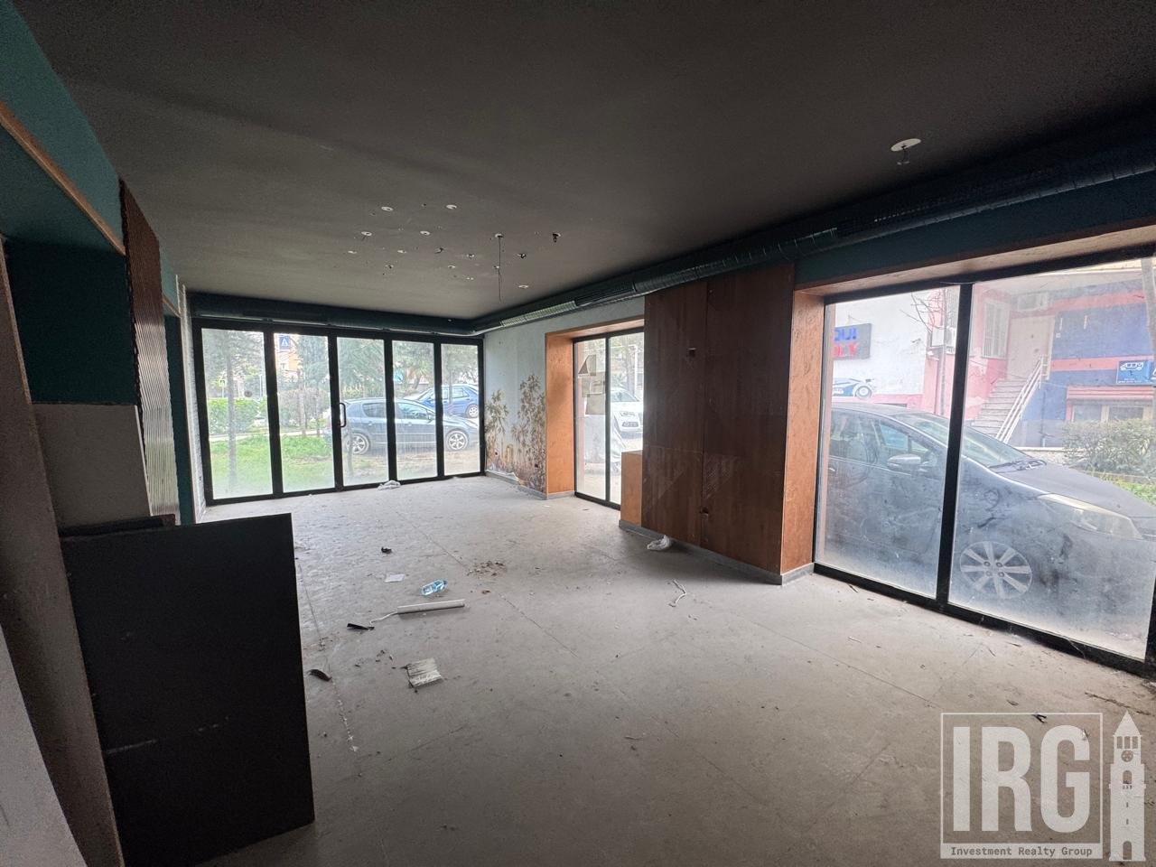 Commercial space for sale by the road!