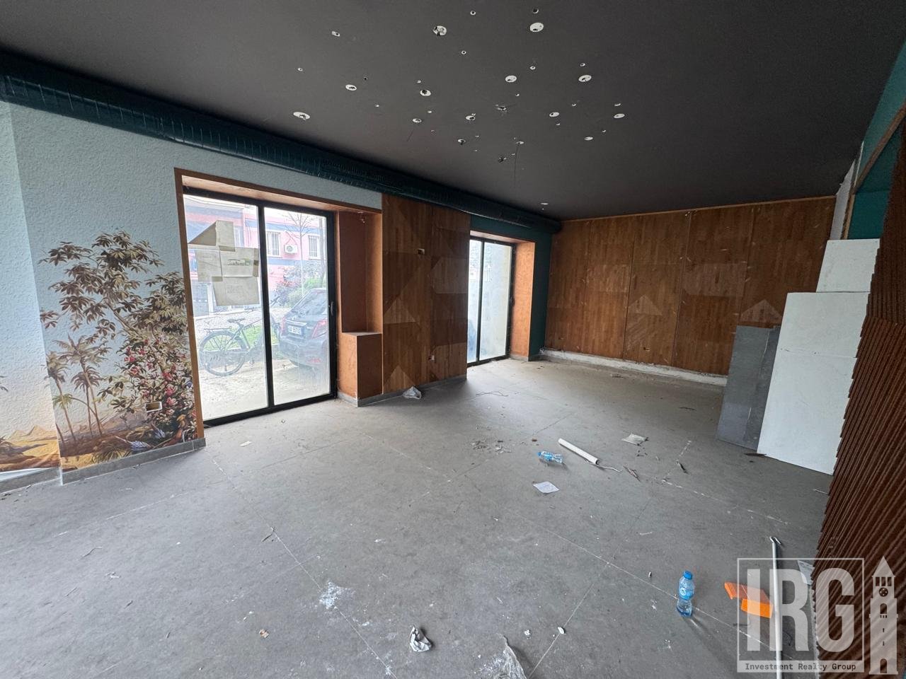 Commercial space for sale by the road!