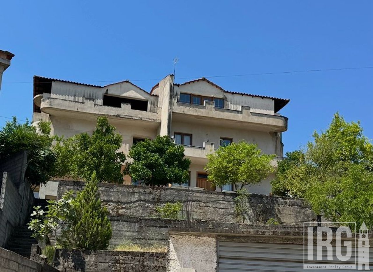 Vilë  Për Shitje në Selitë, Tiranë - 180000€ | 321 m²