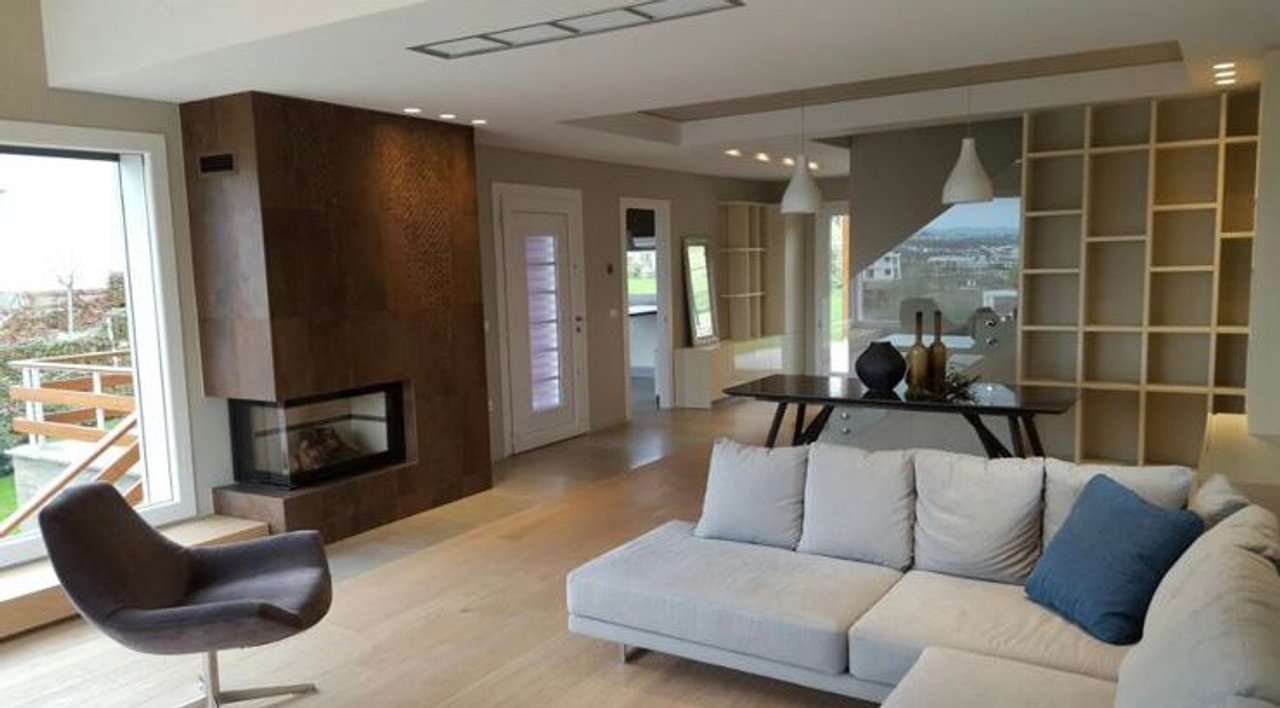 Vile moderne me qera tek "Long Hill Residence!"