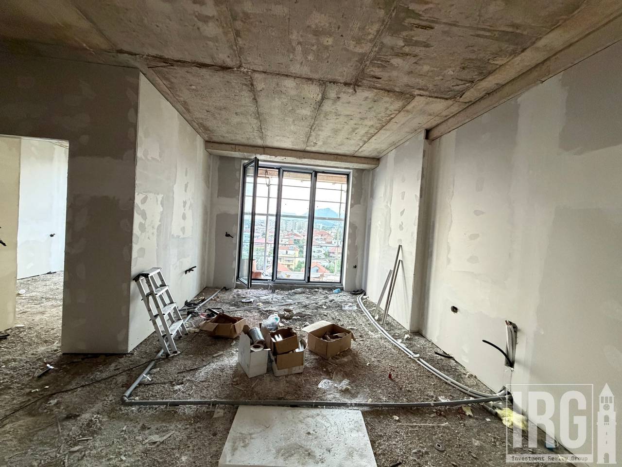 SHITET APARTAMENT 1+1 tek GOLDEN GATE, PRANE MATERNITETIT TE RI