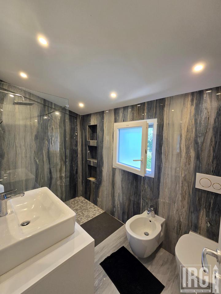 Vilë Luksoze për Shitje në Long Hill Residence – Investim PREMIUM &amp; GATI për Banim