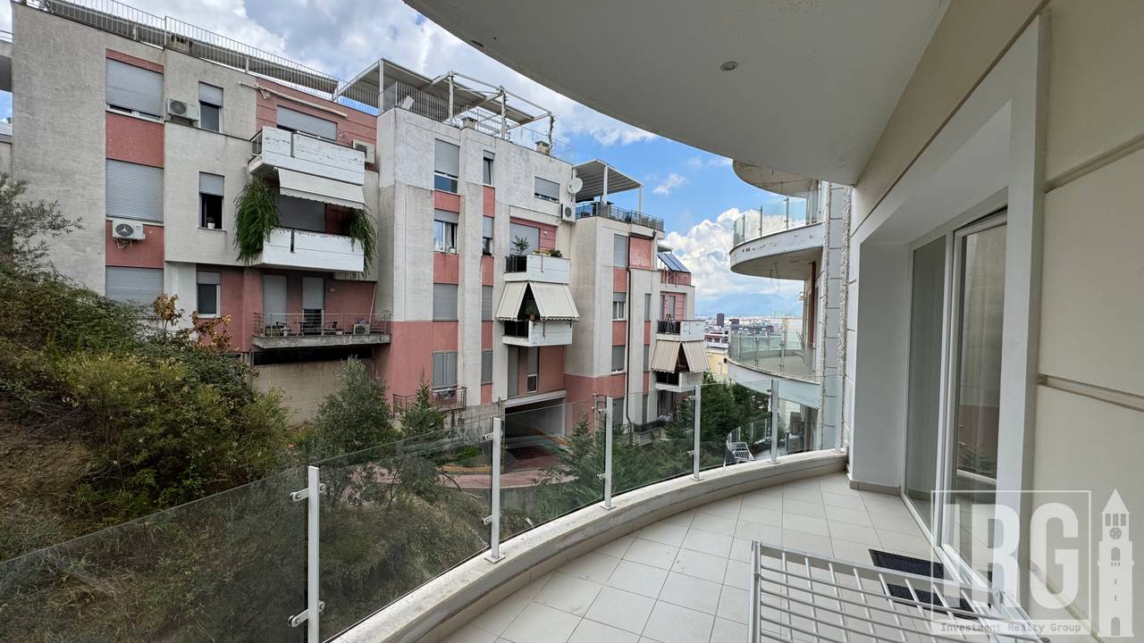 JEPET ME QIRA APARTAMENT 2+1+POST PARKIMI TEK KOPSHTI BOTANIK