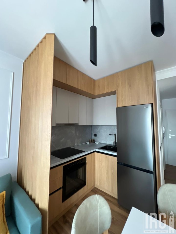 Jepet me qira apartament 1+1 pranë Qendrës, Rruga e Kavajës