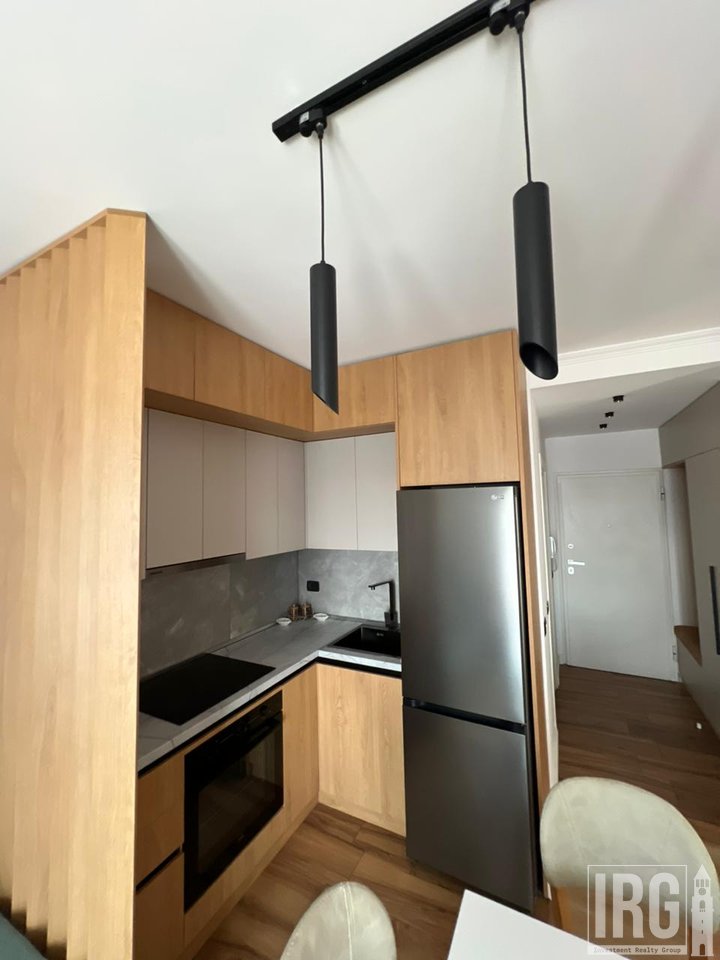 Jepet me qira apartament 1+1 pranë Qendrës, Rruga e Kavajës