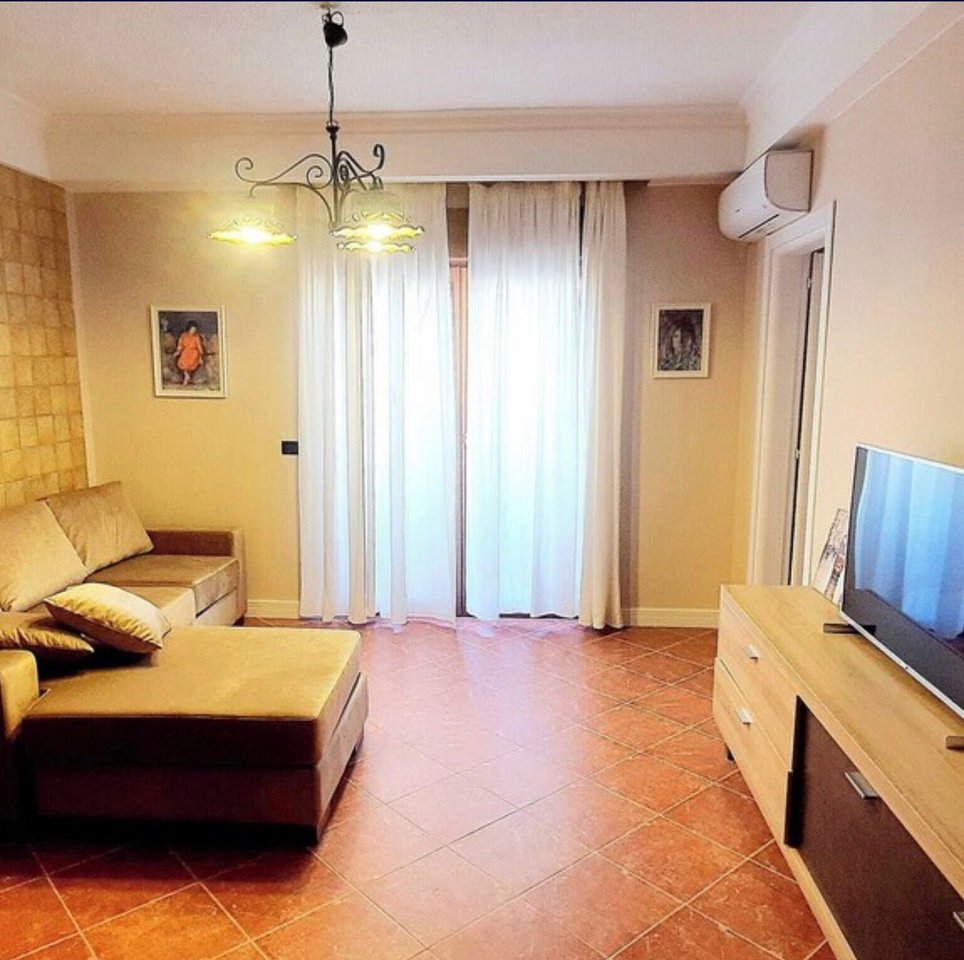 Shitet apartament 2+1 te 9 Kateshet!