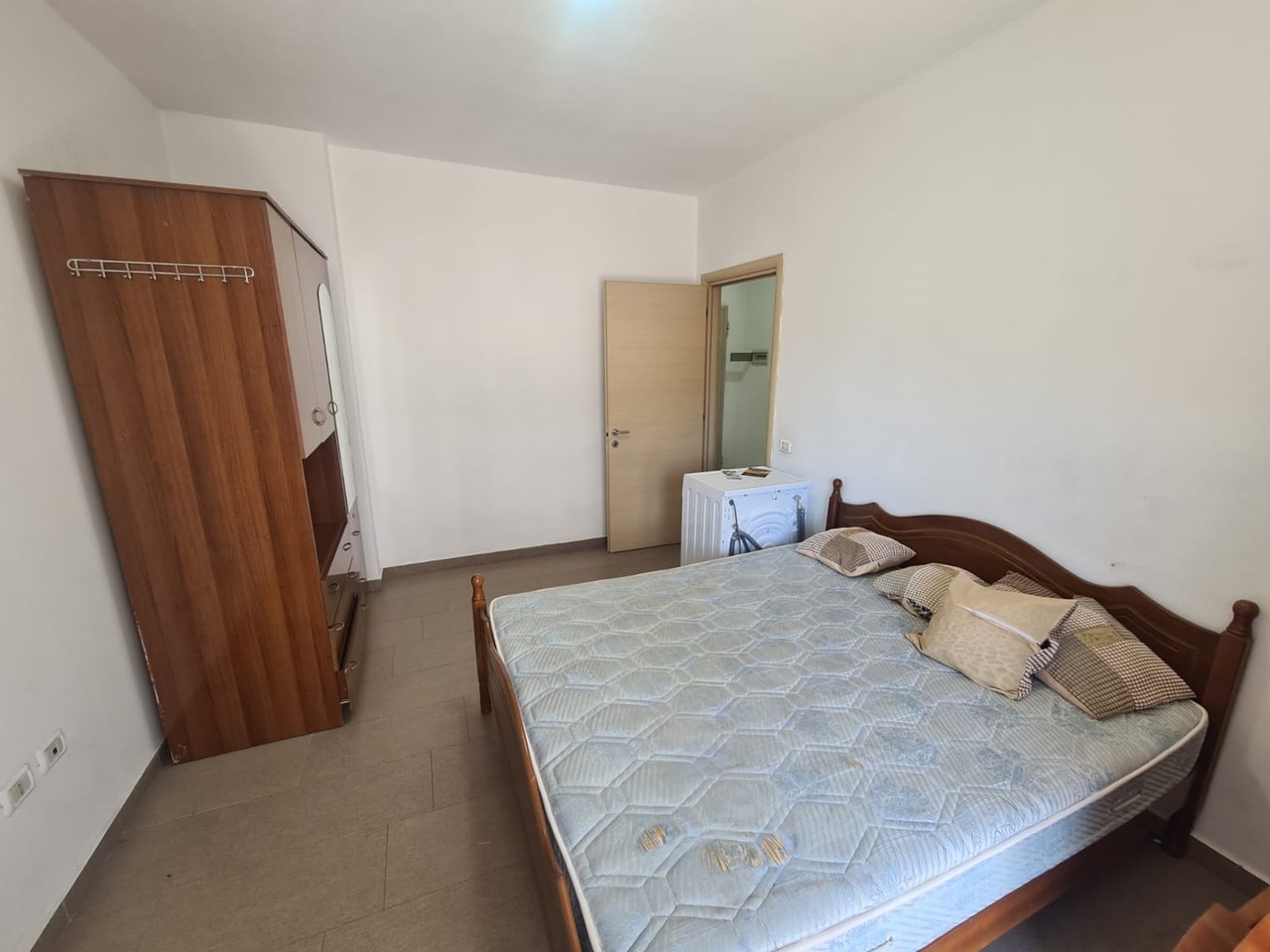 APARTMENT 2+1+2 NEAR THE BIG RING!