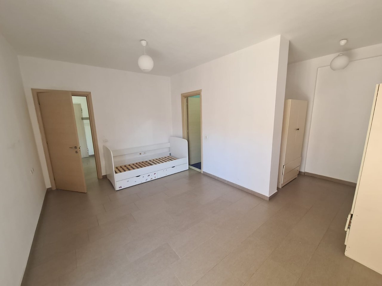 APARTMENT 2+1+2 NEAR THE BIG RING!