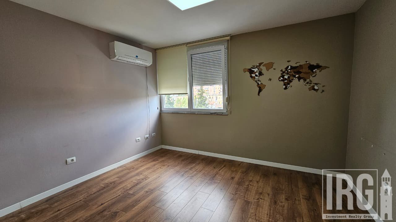 Jepet me qira ambient zyrash pranë gjykatës