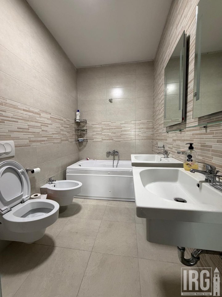 Appartamento 3+1 in Affitto in Via Kavajës, Tirana