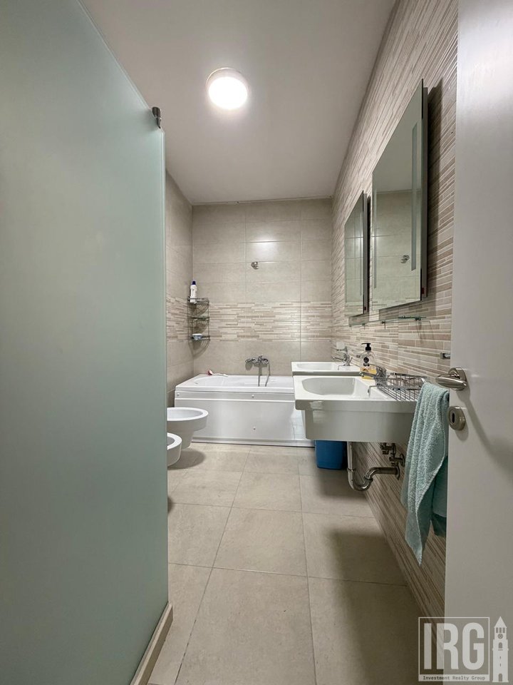 Appartamento 3+1 in Affitto in Via Kavajës, Tirana