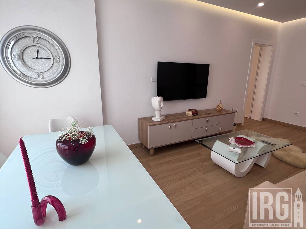 JEPET APARTAMENT 2+1 ME QIRA PRANE, NE ZONEN E ISH BLLOKUT