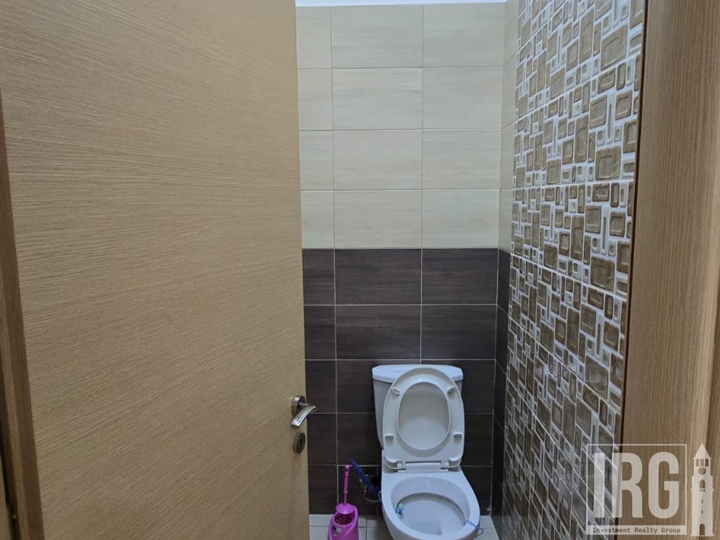 AMBIENT KOMERCIAL NE SHITJE, VENDOSUR PRANE QYTETIT STUDENTI, TIRANE!!!