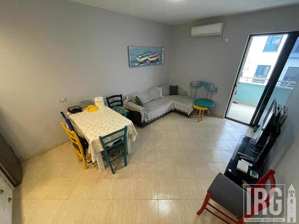 SHITET APARTAMENT 2+1 NE GOLEM, NGJITUR ME LIBURNEN