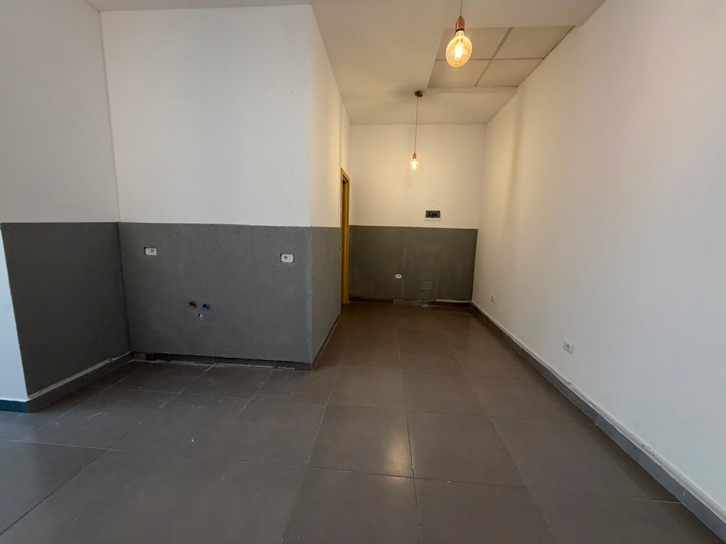 Ambient Komercial ne zone e Selvise!