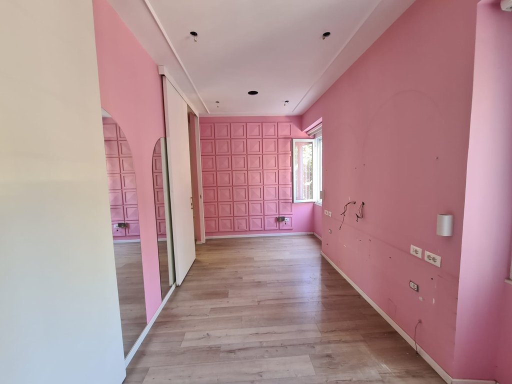Apartament per zyra tek Stadumi Dinamo!