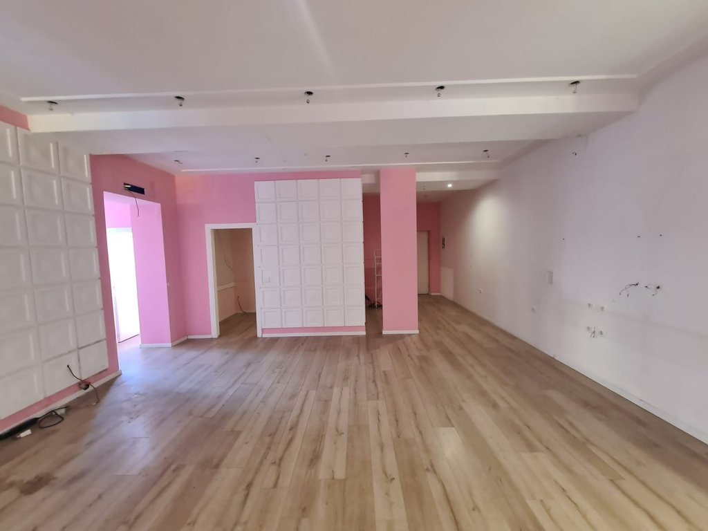 Apartament per zyra tek Stadumi Dinamo!