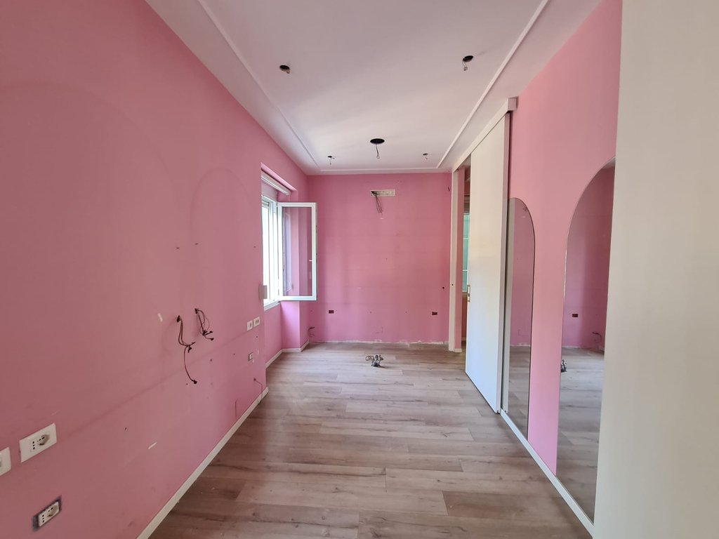 Apartament per zyra tek Stadumi Dinamo!