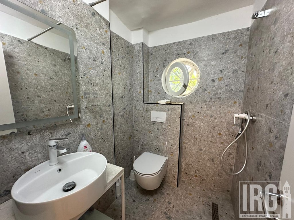Jepet apartament 1+1 me qira tek Shkolla "Harry Fultz"!