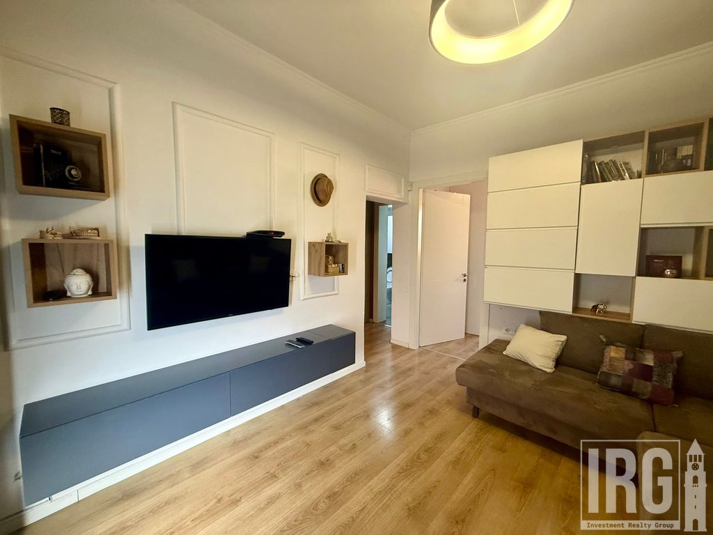 Jepet me qira apartament 2+1+2 me post parkimi prane Tregut te Ri Elektrik!