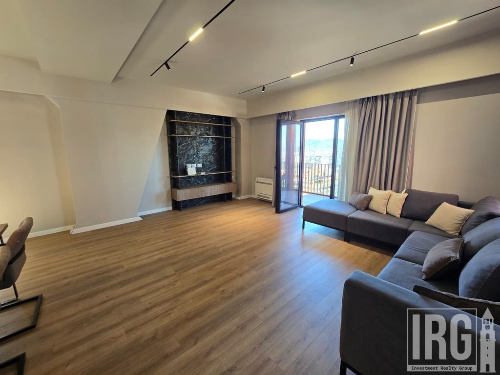 SHITET APARTAMENT 3+1 I KONVERTUAR NË 2+1 + POST PARKIMI – GARDEN BUILDING, KATI 13
