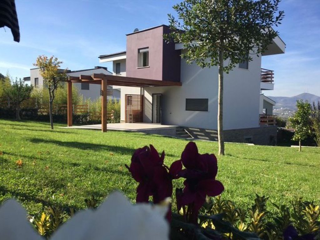 Modern villas for rent at "Long Hill Residence!"
