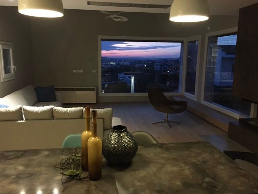 Modern villas for rent at "Long Hill Residence!"