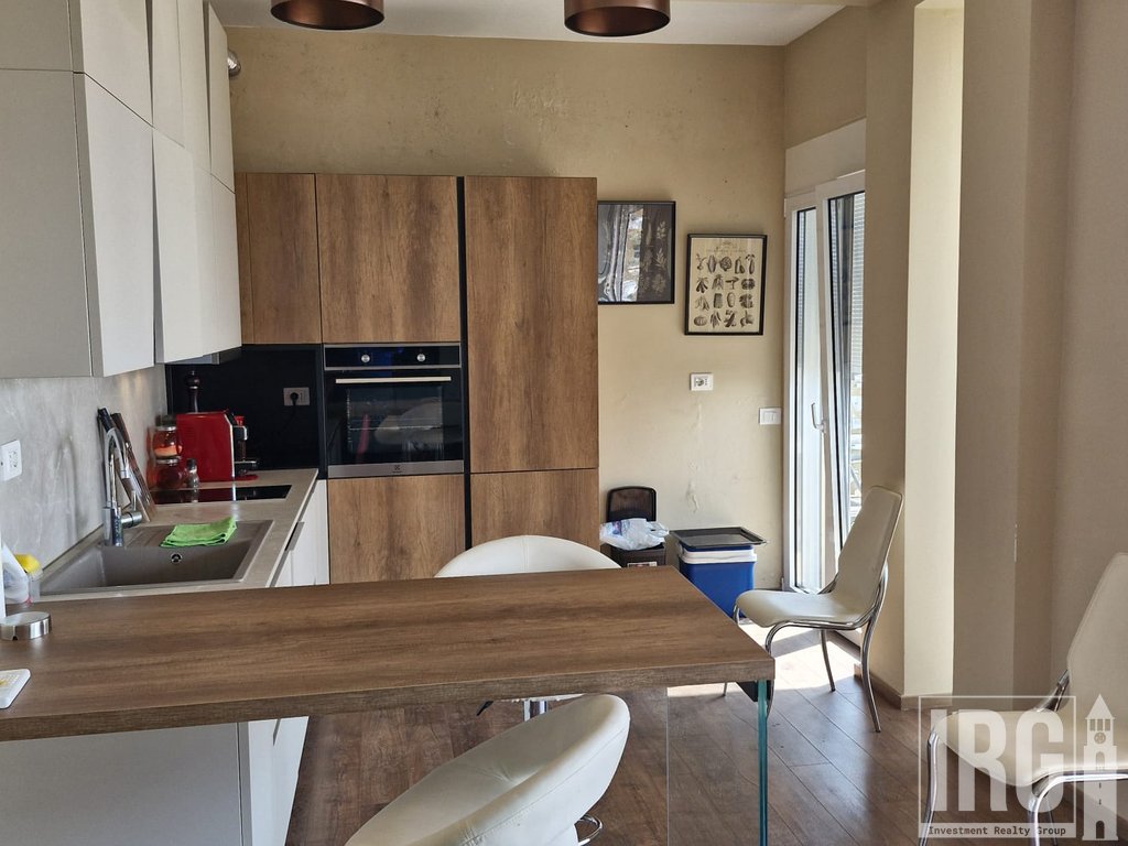 APARTAMENT 1+1 me VERANDE PER SHITJE, SARANDE