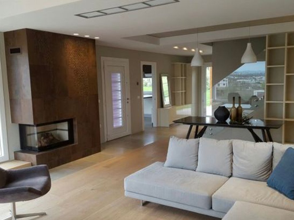 Modern villas for rent at "Long Hill Residence!"