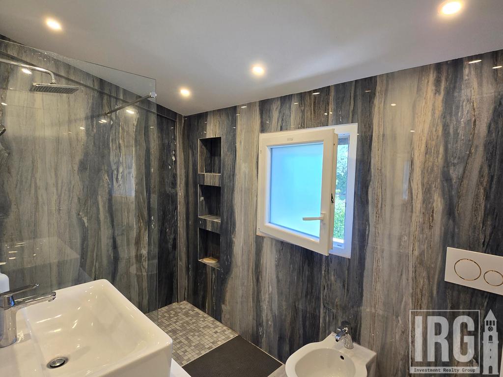 Vilë Luksoze për Shitje në Long Hill Residence – Investim PREMIUM & GATI për Banim