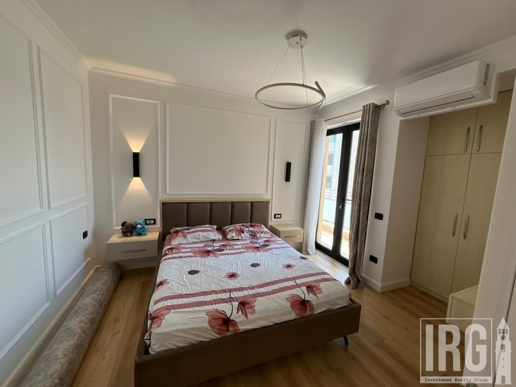 Jepet me qira apartament 1+1 pranë Qendrës, Rruga e Kavajës