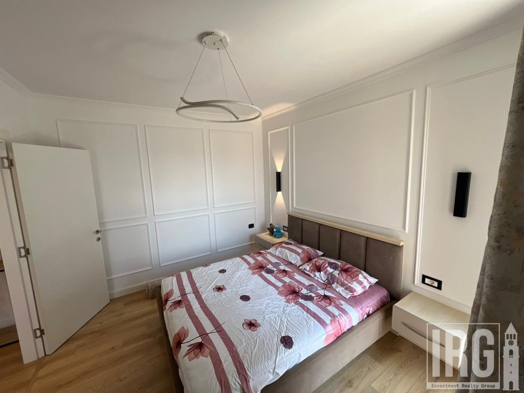 Jepet me qira apartament 1+1 pranë Qendrës, Rruga e Kavajës