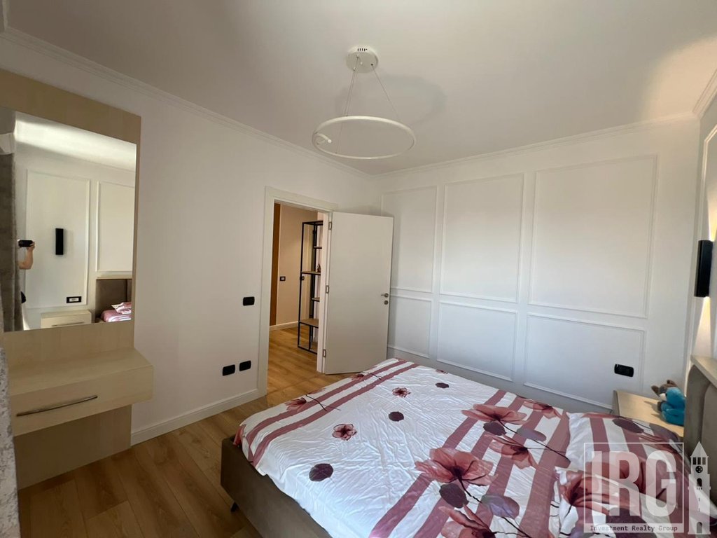 Jepet me qira apartament 1+1 pranë Qendrës, Rruga e Kavajës