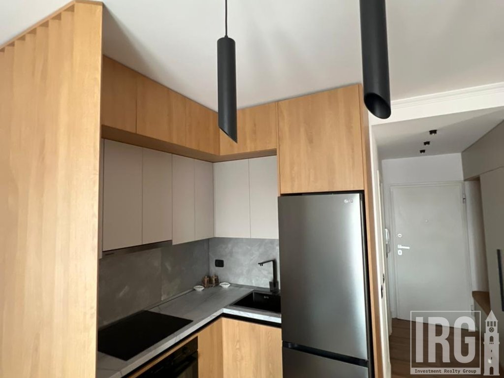 Jepet me qira apartament 1+1 pranë Qendrës, Rruga e Kavajës