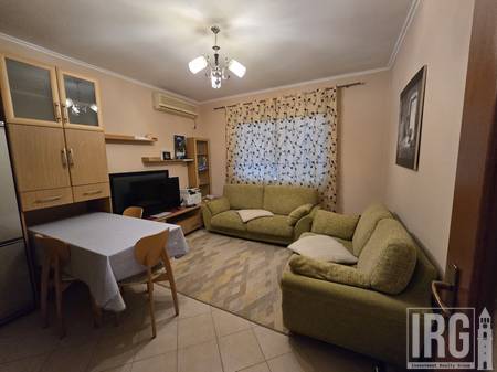 Shitet apartament 2+1i ndodhur pranë Pazarit te Ri!