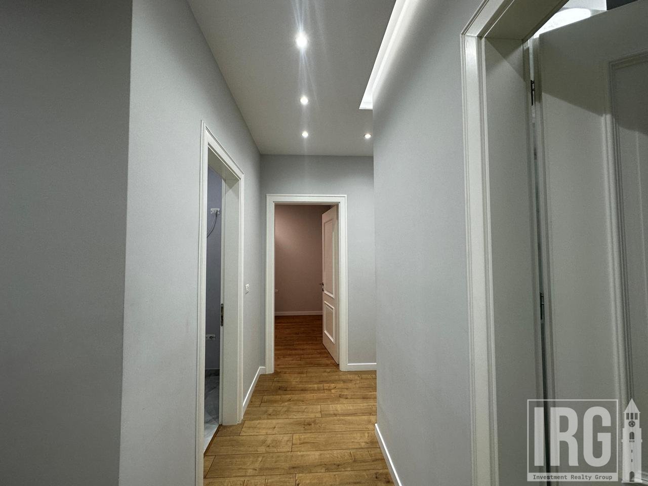 Japim me qera apartament 3+1+Post Parkim ne Porcalan!