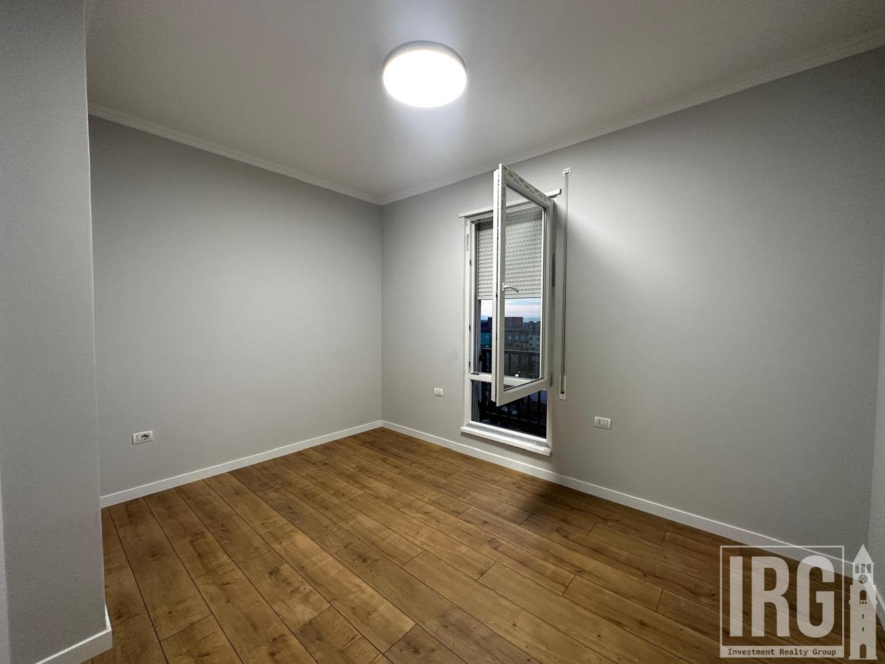 Japim me qera apartament 3+1+Post Parkim ne Porcalan!
