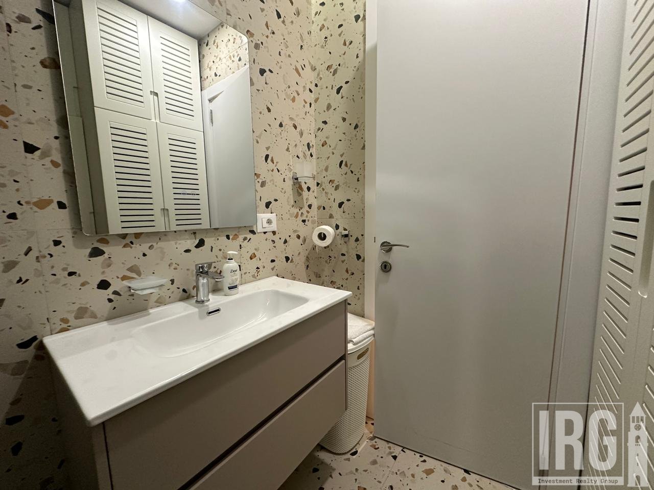 Apartament Modern 2+1 me Qira në Rrugën e Kavajës, Pranë Kishës Katolike!