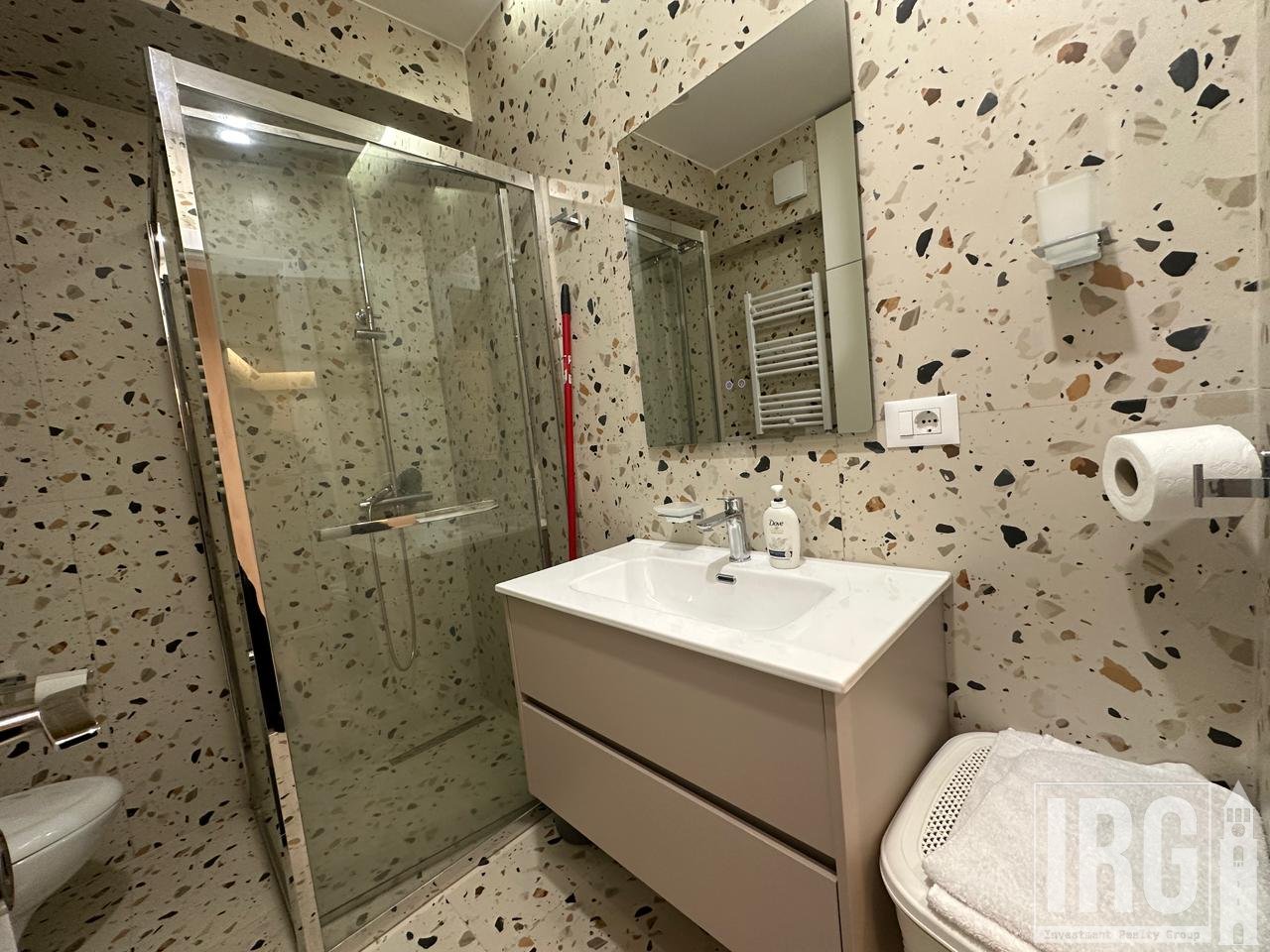 Apartament Modern 2+1 me Qira në Rrugën e Kavajës, Pranë Kishës Katolike!