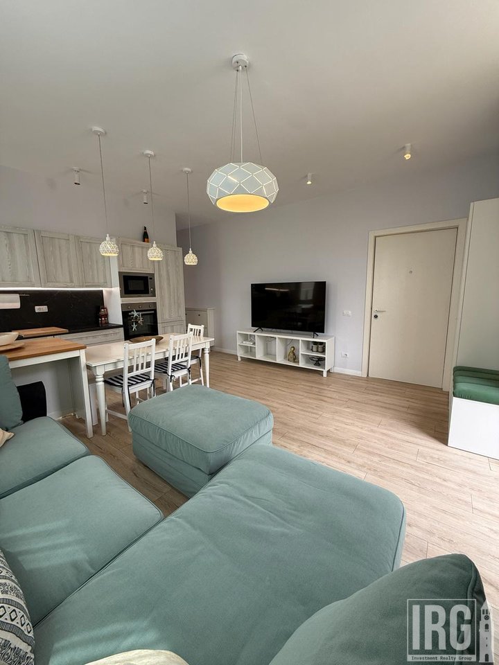 APARTMENT 2+1 FOR SALE WITH YARD AND VERANDA IN GREEN COAST, PALASË!