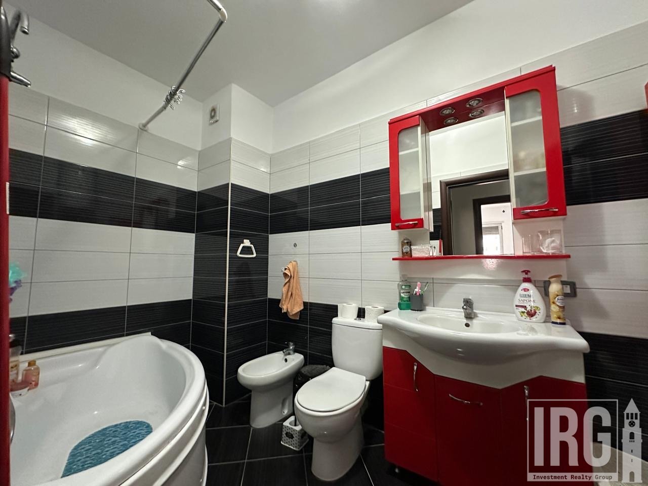 Apartament 2+1 per Qira prane Marinaj Hotel, Unaza e Re!