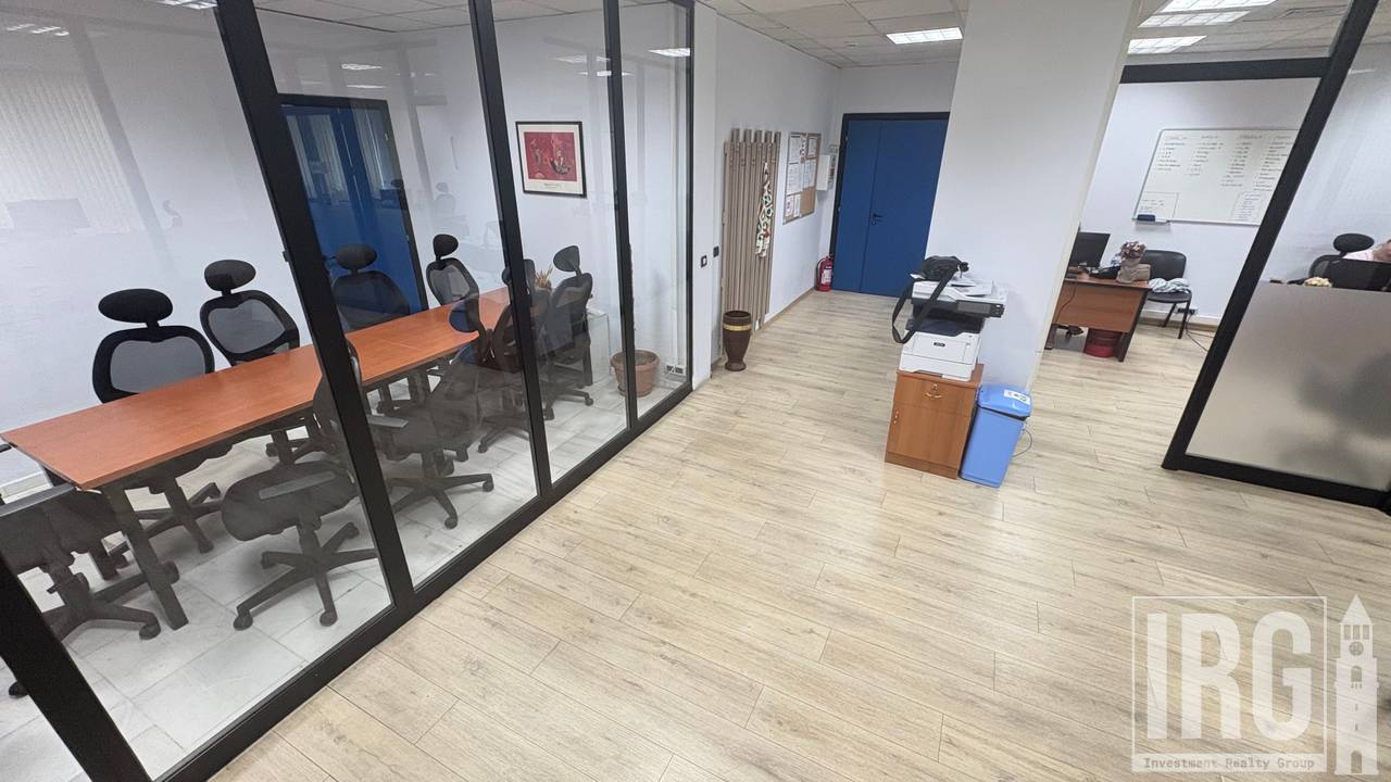 OFFICE FOR RENT IN THE CENTER, INSIDE A BUSINESS TOWER